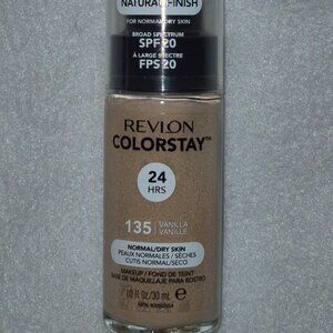 Revlon Colorstay 24 Hrs 135 Vanilla Foundation.